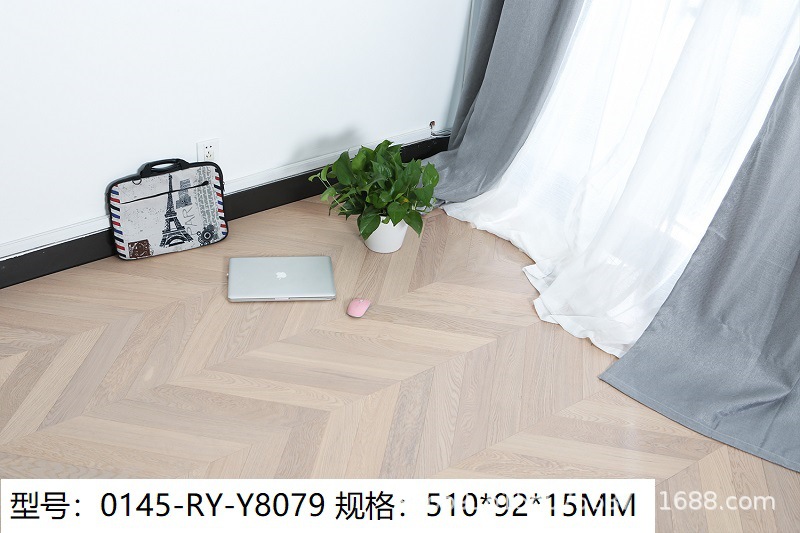 Y8079.jpg